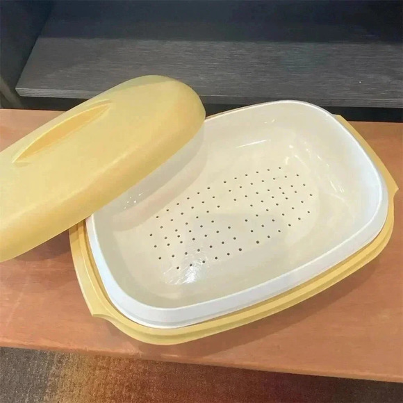 Vintage Tupperware Harvest Gold 3-Piece Microwave Steamer Set - Picture 3 of 4